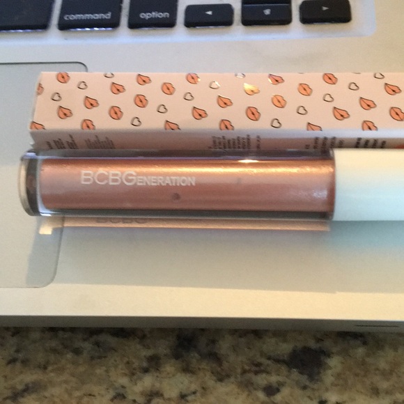 Rare New BCBG Liquid Gloss - Picture 1 of 1